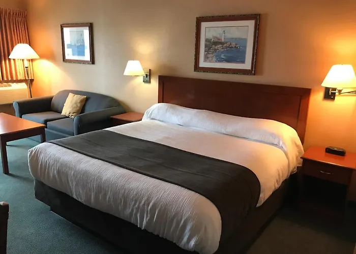 Beach Gardens Resort And Marina